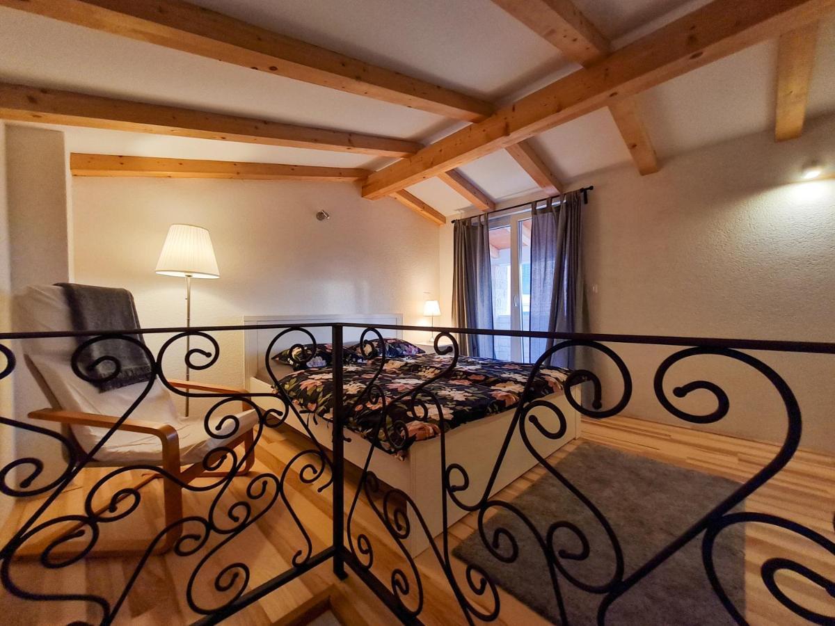 Sweet House And Apartment 로비니 외부 사진