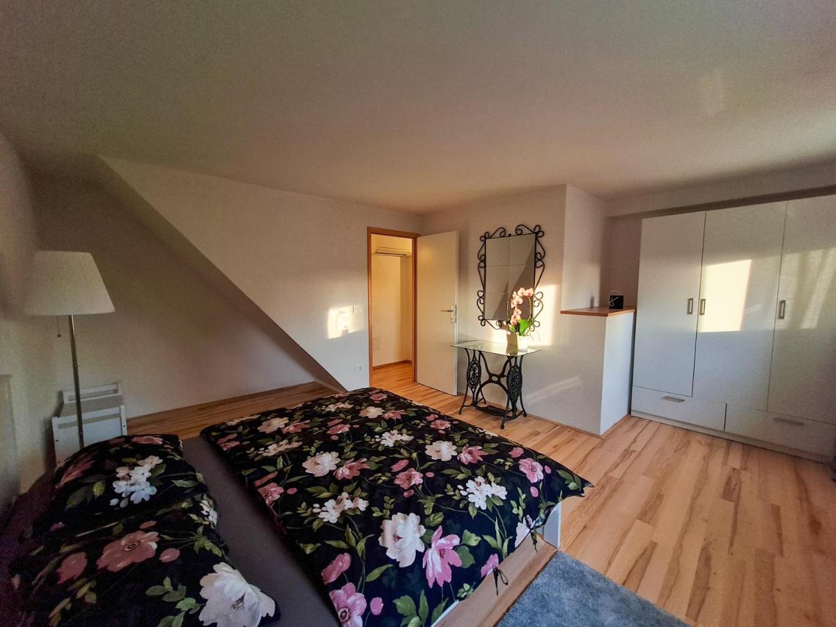 Sweet House And Apartment 로비니 외부 사진