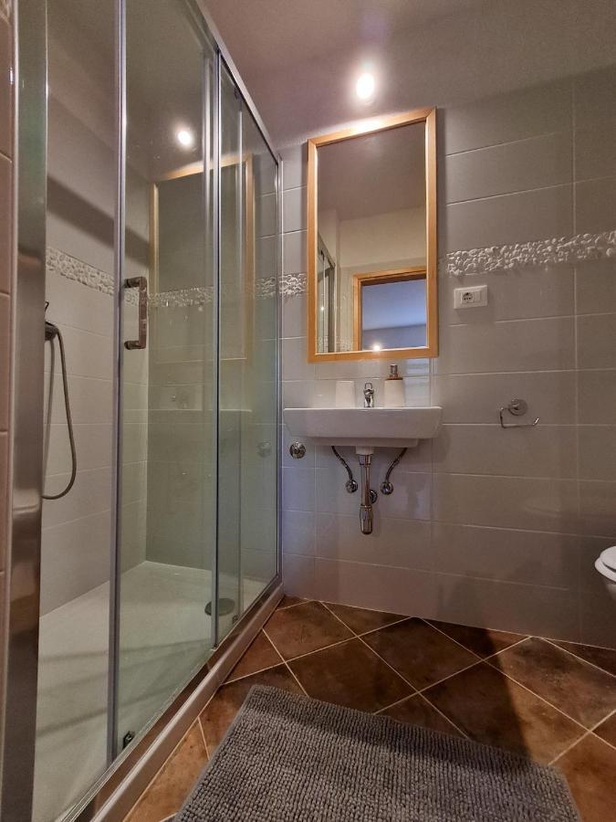 Sweet House And Apartment 로비니 외부 사진